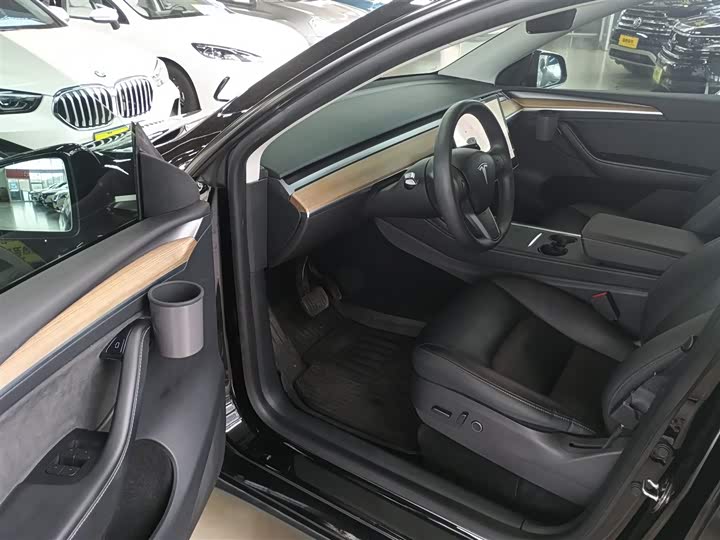 Фото 16 - Tesla Model Y