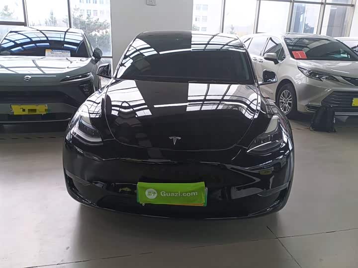 Фото 3 - Tesla Model Y