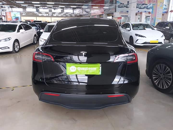 Фото 6 - Tesla Model Y