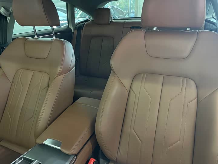 Фото 8 - Audi A7