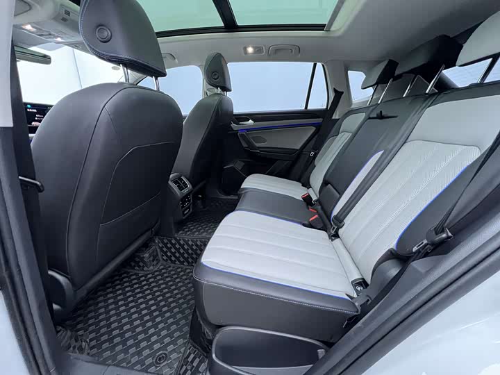 Фото 12 - Volkswagen Tayron GTE Hybrid