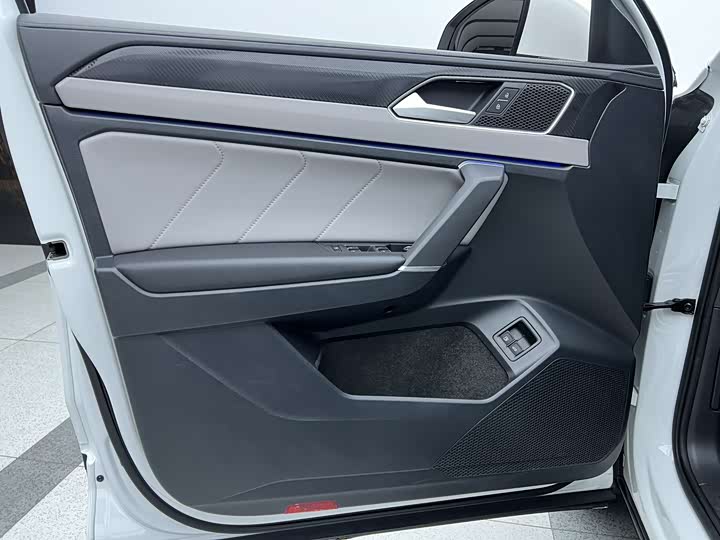 Фото 13 - Volkswagen Tayron GTE Hybrid