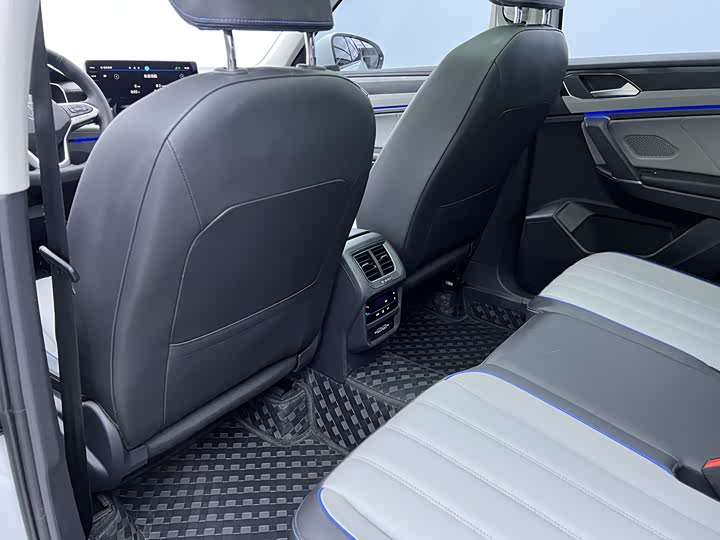 Фото 14 - Volkswagen Tayron GTE Hybrid