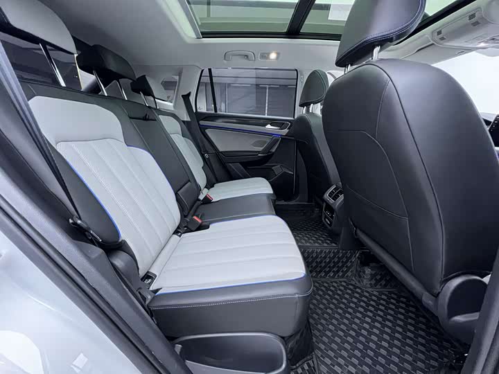 Фото 16 - Volkswagen Tayron GTE Hybrid