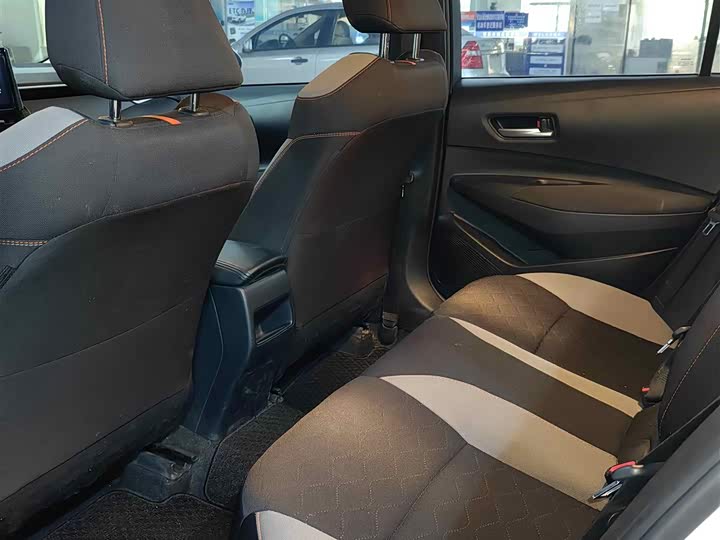 Фото 14 - Toyota Corolla