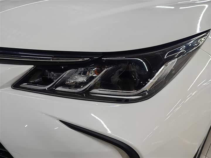 Фото 22 - Toyota Corolla