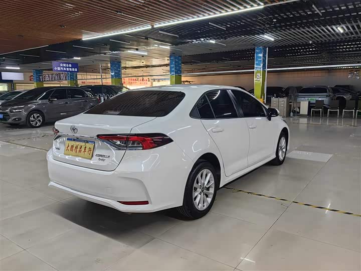 Фото 4 - Toyota Corolla