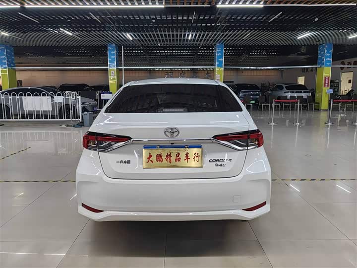 Фото 5 - Toyota Corolla