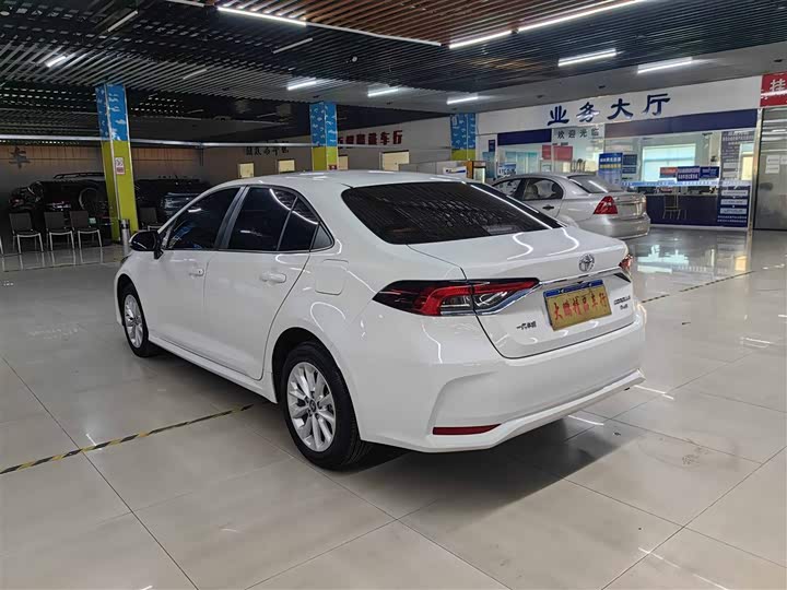 Фото 6 - Toyota Corolla