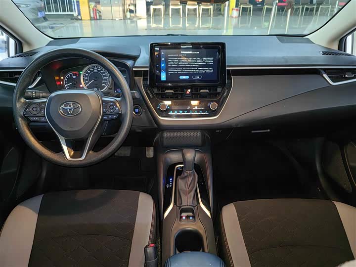 Фото 8 - Toyota Corolla