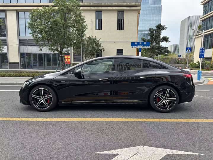 Фото 8 - Mercedes-Benz EQE AMG