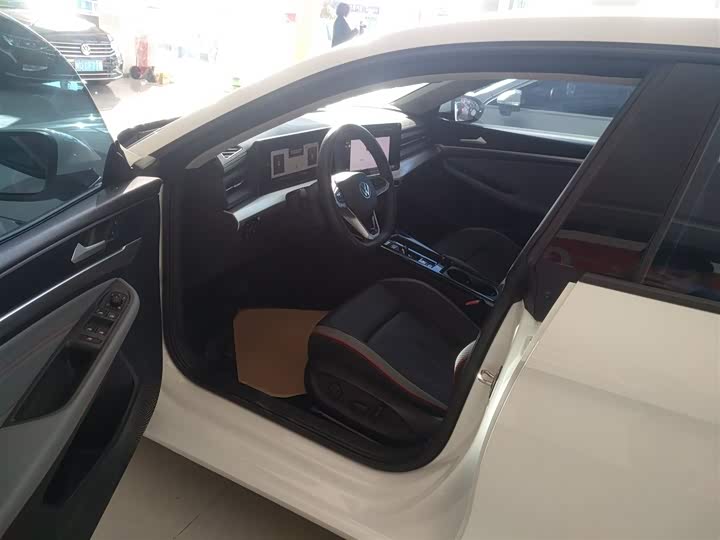 Фото 15 - Volkswagen Lamando L