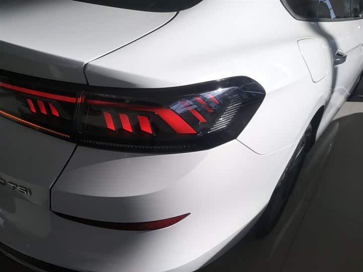 Фото 8 - Volkswagen Lamando L