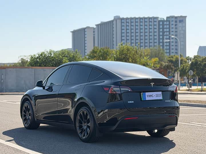 Фото 16 - Tesla Model Y