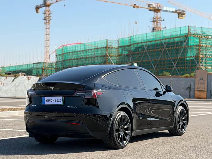 Фото 18 - Tesla Model Y