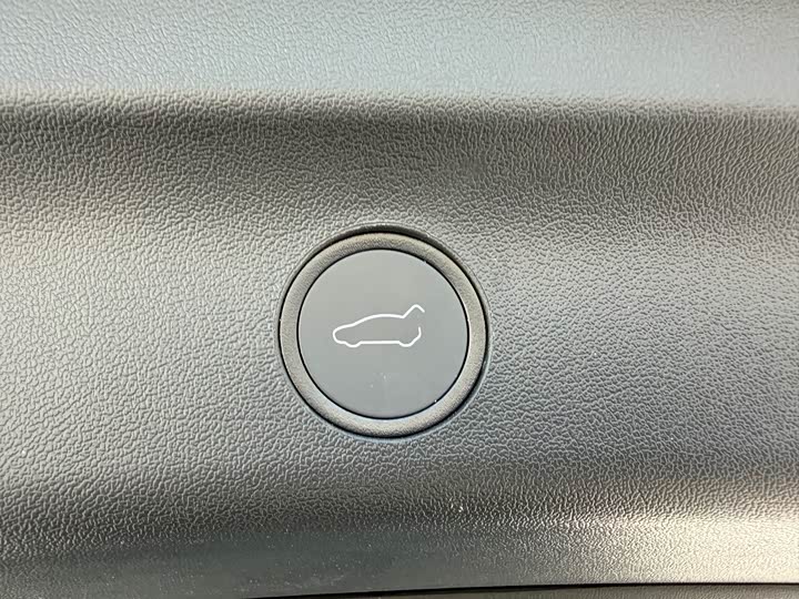 Фото 20 - Tesla Model Y