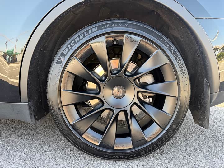 Фото 21 - Tesla Model Y