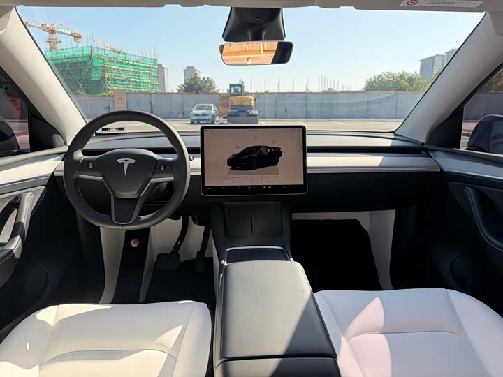 Фото 8 - Tesla Model Y