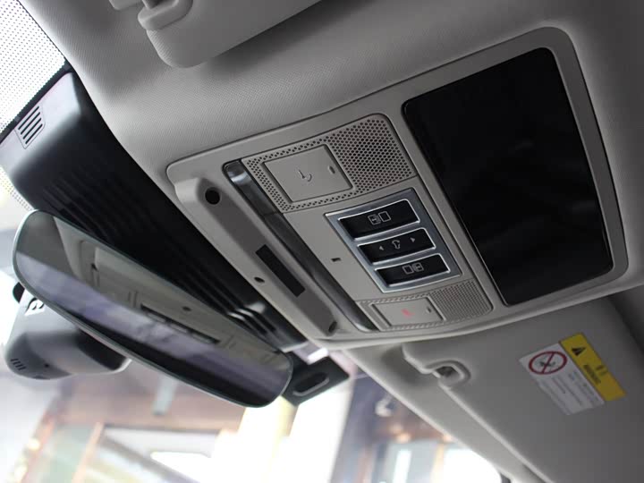 Фото 12 - Land Rover Discovery