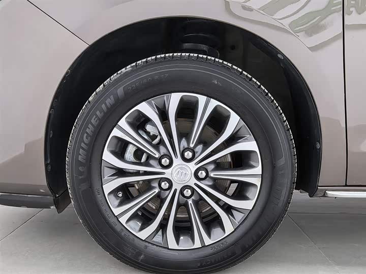 Фото 17 - Buick GL8 ES