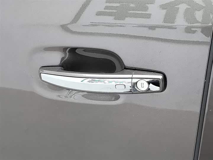 Фото 18 - Buick GL8 ES