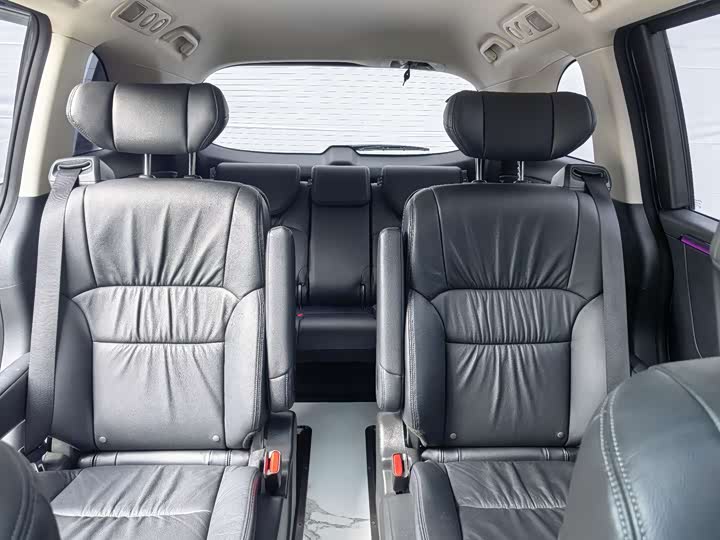 Фото 10 - Honda Odyssey