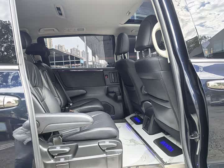 Фото 11 - Honda Odyssey