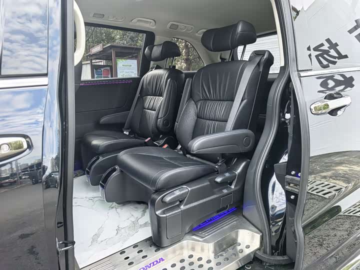 Фото 16 - Honda Odyssey