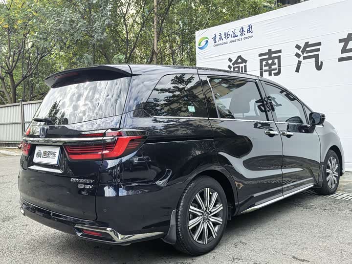 Фото 30 - Honda Odyssey