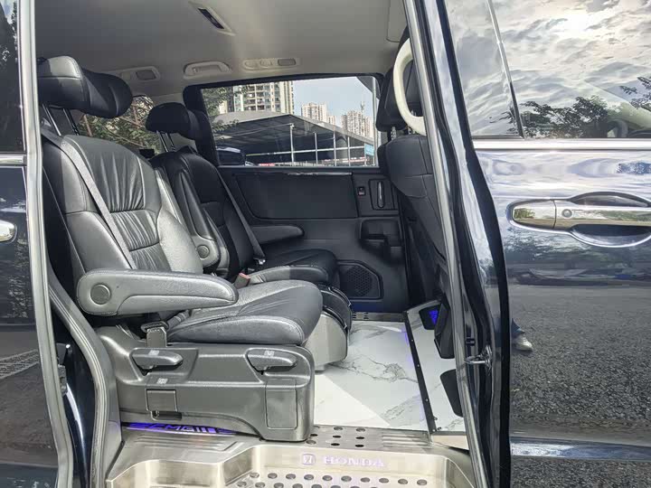 Фото 6 - Honda Odyssey