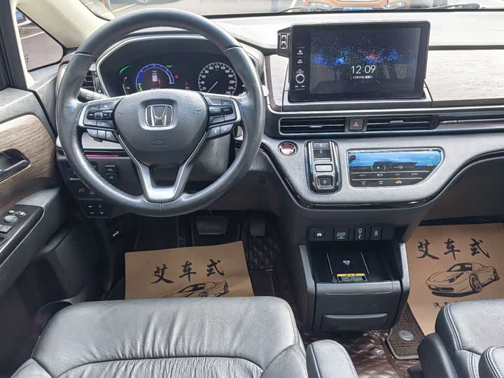 Фото 9 - Honda Odyssey