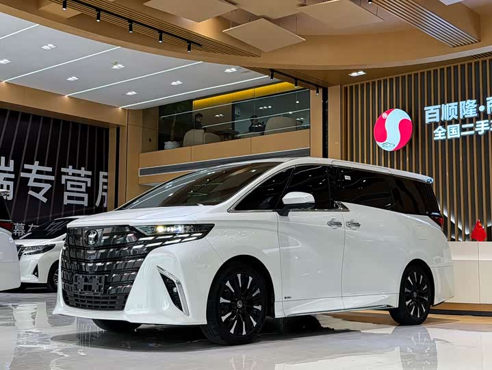 Фото 1 - Toyota Alphard