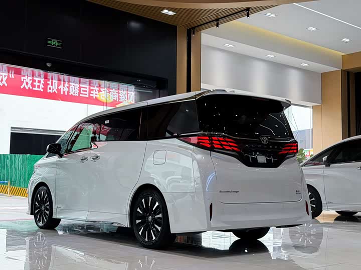 Фото 4 - Toyota Alphard