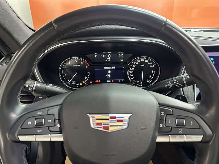 Фото 10 - Cadillac CT5