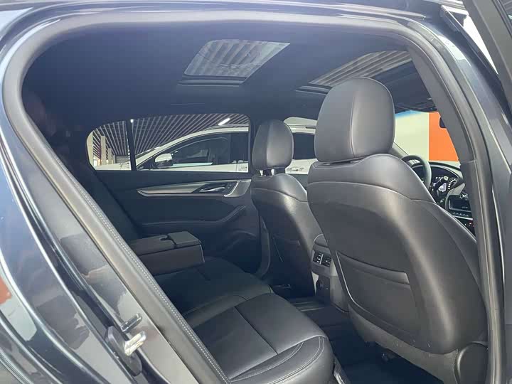 Фото 16 - Cadillac CT5