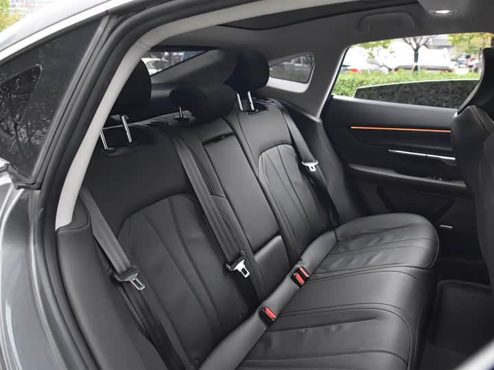 Фото 13 - XPeng P7