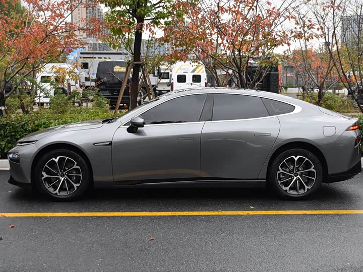 Фото 2 - XPeng P7