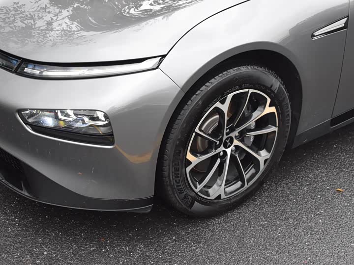 Фото 6 - XPeng P7