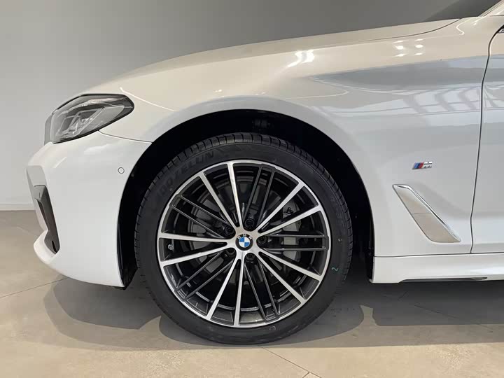 Фото 11 - BMW 5 Series