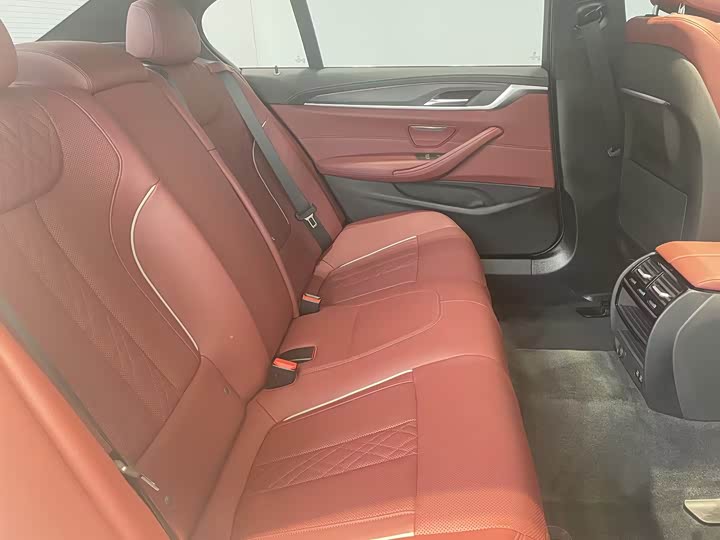 Фото 8 - BMW 5 Series