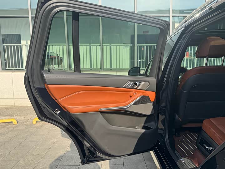 Фото 12 - BMW X7