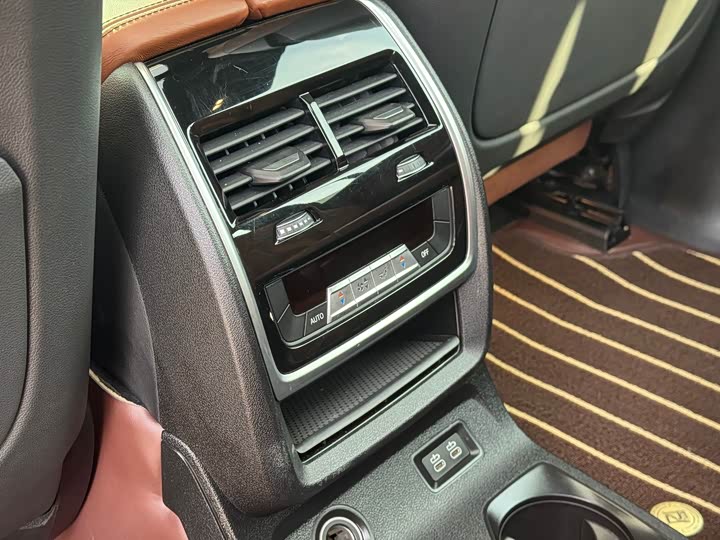 Фото 14 - BMW X7