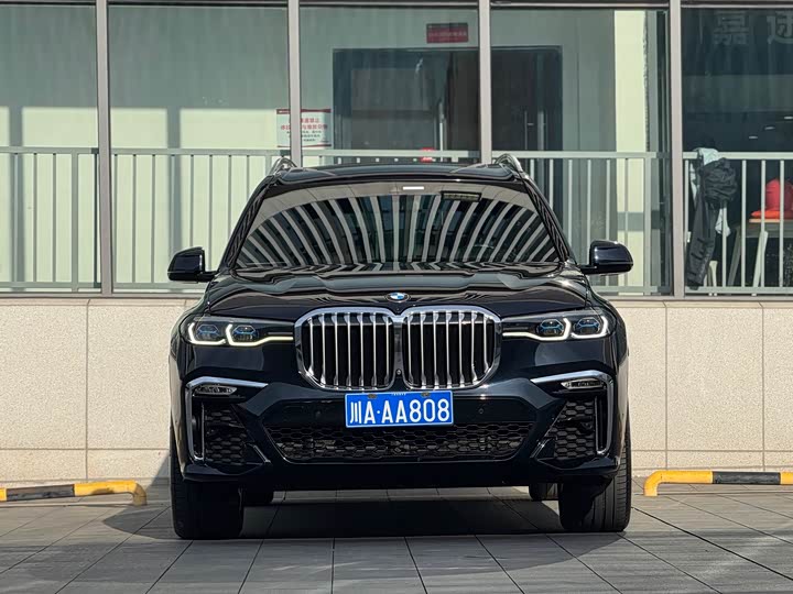 Фото 2 - BMW X7
