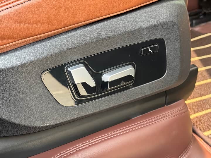 Фото 20 - BMW X7