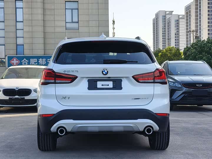Фото 8 - BMW X1