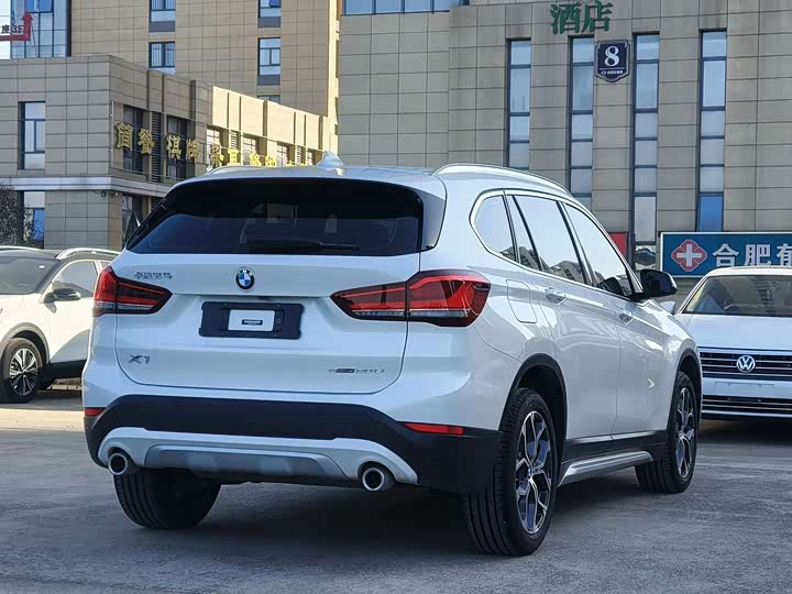 Фото 9 - BMW X1