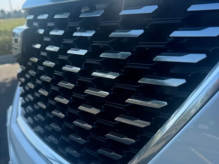 Фото 14 - Cadillac XT5