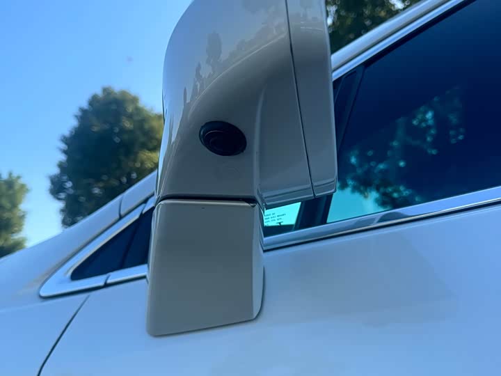 Фото 16 - Cadillac XT5