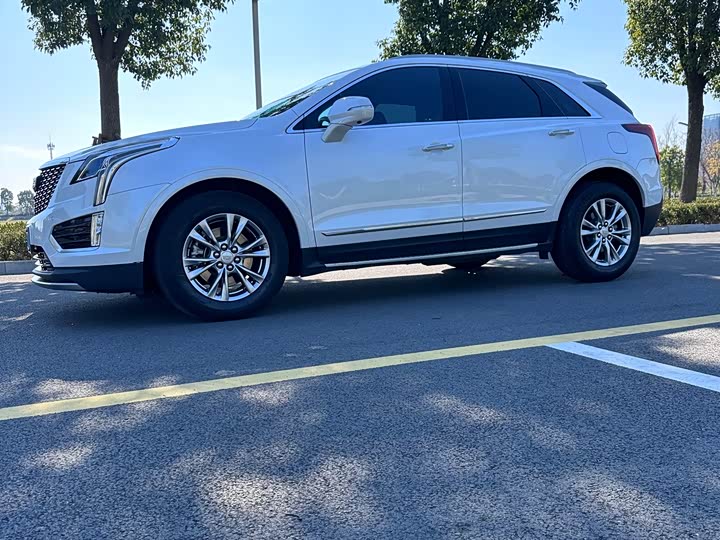 Фото 3 - Cadillac XT5