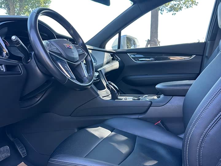 Фото 5 - Cadillac XT5